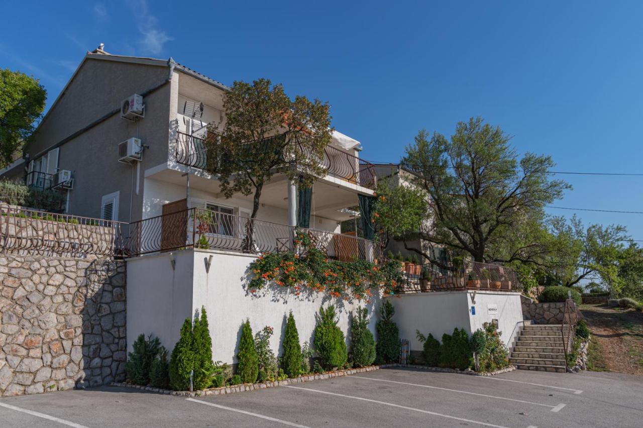Апартаменты Apartmens Mendula Сень Экстерьер фото