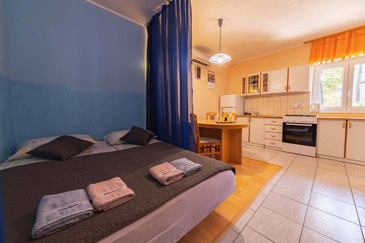 Апартаменты Apartmens Mendula Сень Экстерьер фото