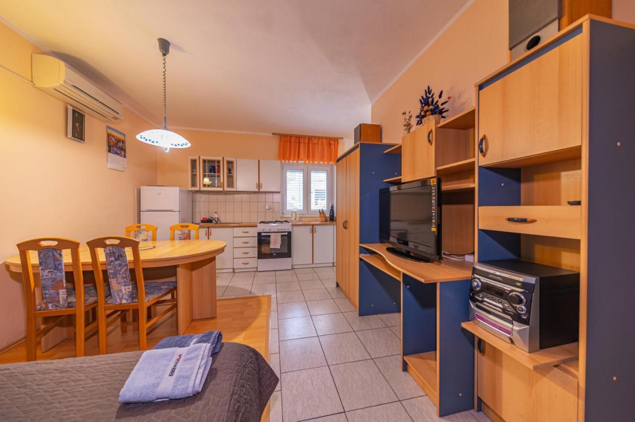 Апартаменты Apartmens Mendula Сень Экстерьер фото